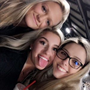 Meet your Posher, Ashley